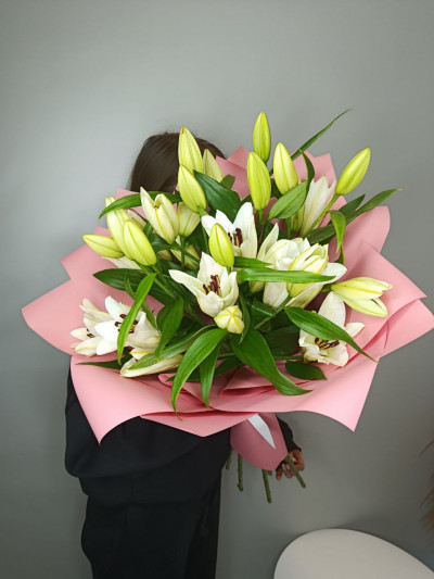 Букет из 5 Лилий Букет из 5 Лилий